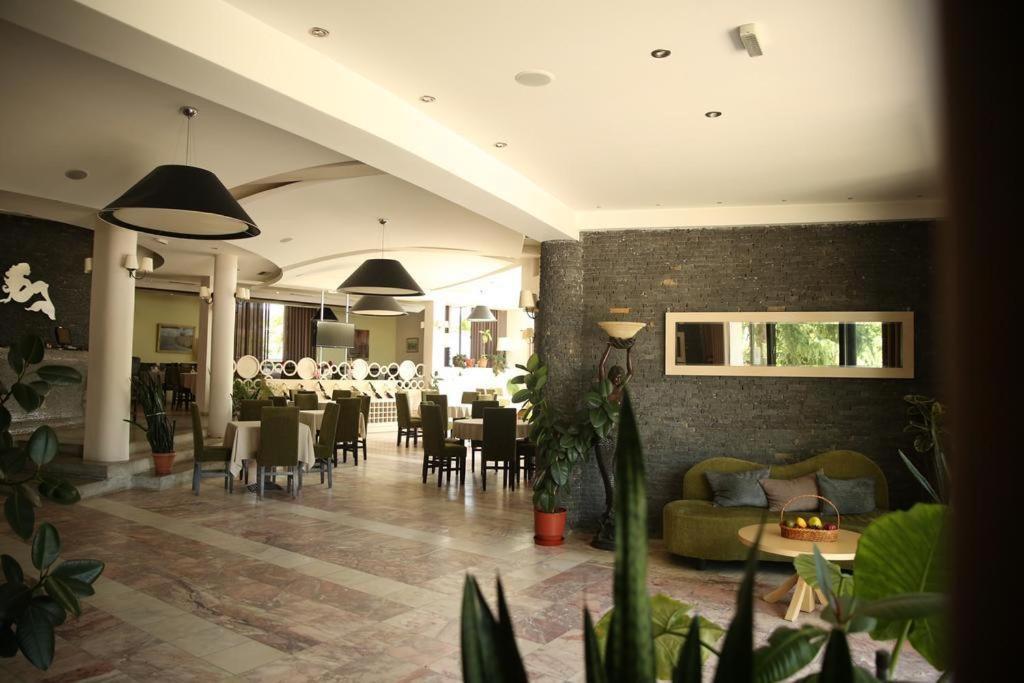 Sirena Hotel Tushemisht Luaran gambar
