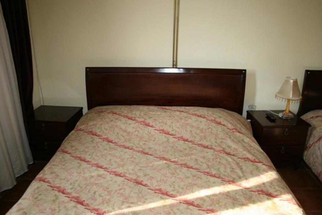 Sirena Hotel Tushemisht Bilik gambar