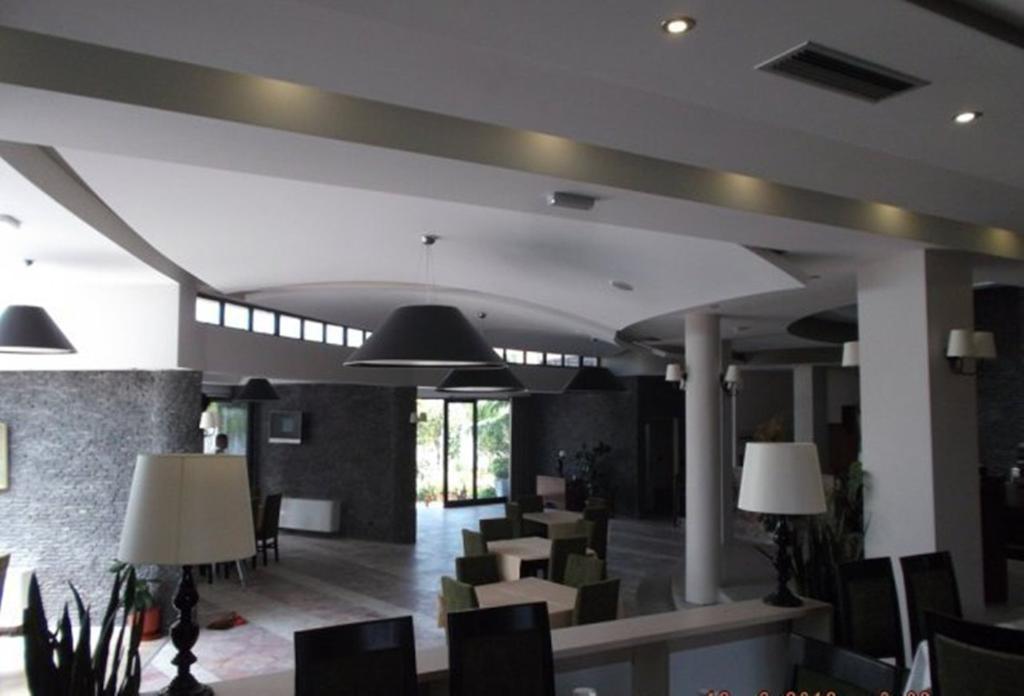 Sirena Hotel Tushemisht Luaran gambar